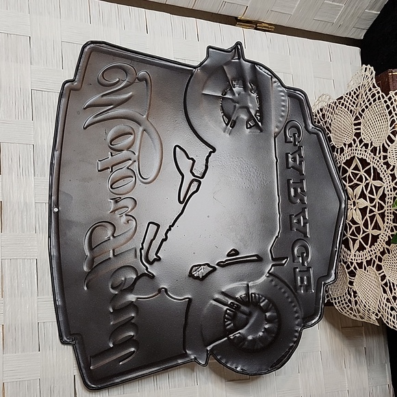 👉*MOTOR HEAD GARAGE* EMBOSSED METAL WALL SIGN 12"x10" ~VINTAGE-STYLE ~HARLEY - Picture 2 of 3